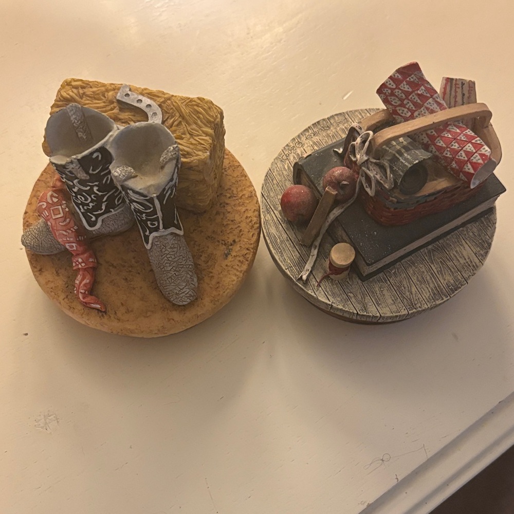 Our America by Yankee candle toppers.  Set of 2.